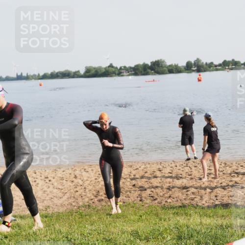 21.06.2025 - 27. Vierlanden-Triathlon MichiJ http://msf.ph/oto/7981358 15.06.2026 09:02:45 Schwimmen 200, 210, 223 meine-sportfotos.de
