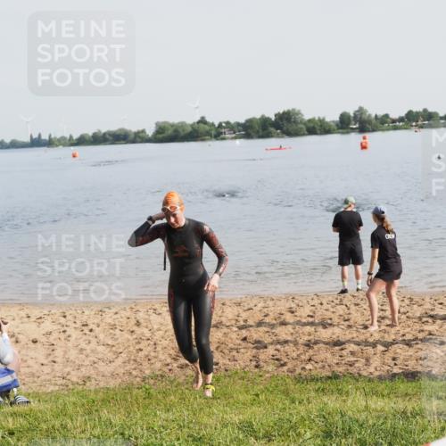 21.06.2025 - 27. Vierlanden-Triathlon MichiJ http://msf.ph/oto/7981369 15.06.2026 09:02:46 Schwimmen 200, 210, 223 meine-sportfotos.de