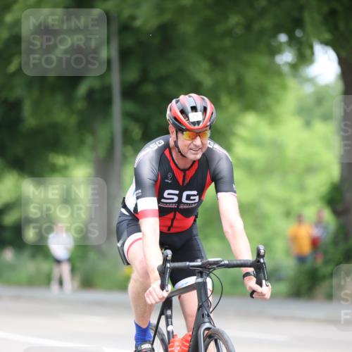 15.06.2025 - 7 Türme Triathlon Yannick Fuchs http://msf.ph/oto/7981452 15.06.2025 11:25:06 Radfahren  meine-sportfotos.de