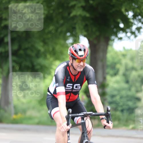 15.06.2025 - 7 Türme Triathlon Yannick Fuchs http://msf.ph/oto/7981458 15.06.2025 11:25:06 Radfahren  meine-sportfotos.de
