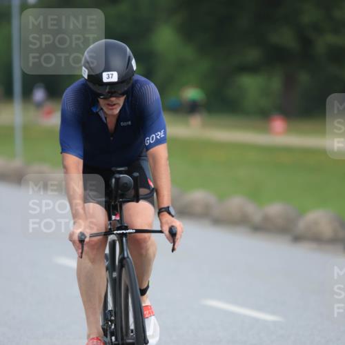 15.06.2025 - 27. Vierlanden-Triathlon H.Heesch http://msf.ph/oto/7981487 15.06.2025 10:47:56 Radfahren 27, 37, 109, 142, 168, 172 meine-sportfotos.de