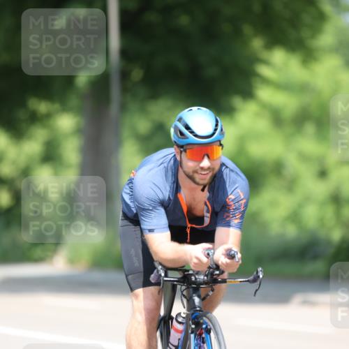 15.06.2025 - 7 Türme Triathlon Yannick Fuchs http://msf.ph/oto/7981497 15.06.2025 12:49:44 Radfahren 260, 462, 511 meine-sportfotos.de