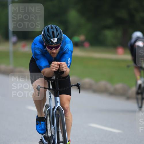 15.06.2025 - 27. Vierlanden-Triathlon H.Heesch http://msf.ph/oto/7981498 15.06.2025 10:47:57 Radfahren 27, 37, 109, 142, 172 meine-sportfotos.de