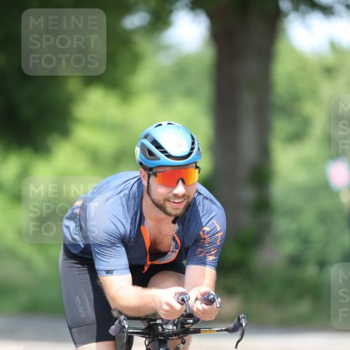 15.06.2025 - 7 Türme Triathlon Yannick Fuchs http://msf.ph/oto/7981504 15.06.2025 12:49:44 Radfahren 260, 462, 511 meine-sportfotos.de