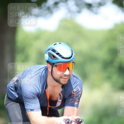 15.06.2025 - 7 Türme Triathlon Yannick Fuchs http://msf.ph/oto/7981513 15.06.2025 12:49:44 Radfahren 260, 462, 511 meine-sportfotos.de