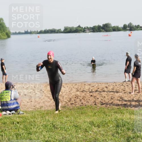 21.06.2025 - 27. Vierlanden-Triathlon MichiJ http://msf.ph/oto/7981565 15.06.2026 09:03:11 Schwimmen 219, 248 meine-sportfotos.de