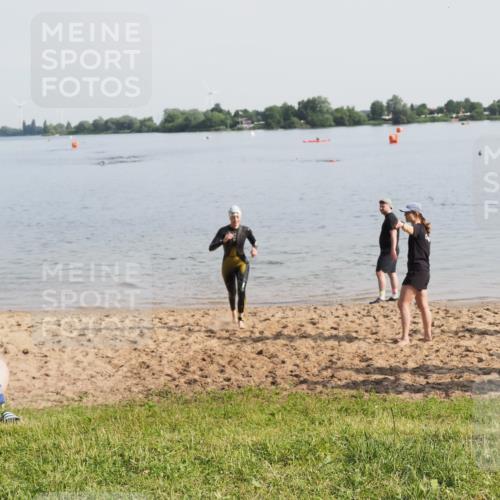 21.06.2025 - 27. Vierlanden-Triathlon MichiJ http://msf.ph/oto/7981631 15.06.2026 09:03:19 Schwimmen 220, 248 meine-sportfotos.de