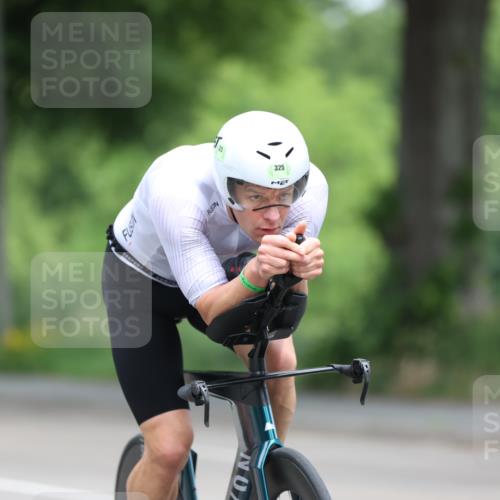 15.06.2025 - 7 Türme Triathlon Yannick Fuchs http://msf.ph/oto/7981647 15.06.2025 11:26:03 Radfahren  meine-sportfotos.de