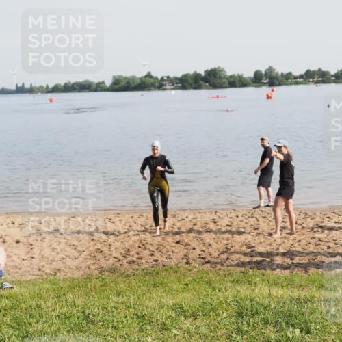 21.06.2025 - 27. Vierlanden-Triathlon MichiJ http://msf.ph/oto/7981651 15.06.2026 09:03:20 Schwimmen 220 meine-sportfotos.de