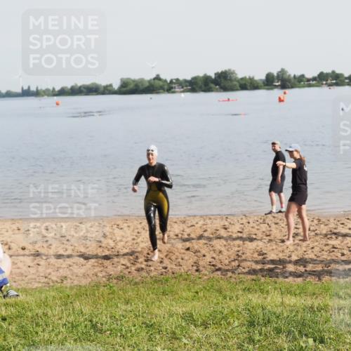21.06.2025 - 27. Vierlanden-Triathlon MichiJ http://msf.ph/oto/7981682 15.06.2026 09:03:20 Schwimmen 220 meine-sportfotos.de