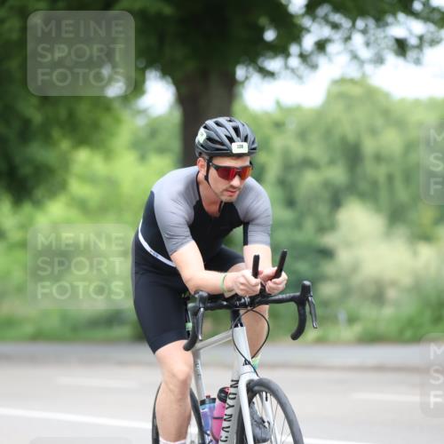 15.06.2025 - 7 Türme Triathlon Yannick Fuchs http://msf.ph/oto/7981724 15.06.2025 11:26:17 Radfahren 228, 258, 336 meine-sportfotos.de