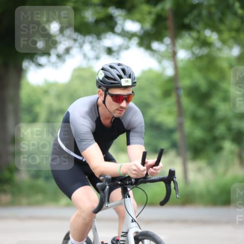 15.06.2025 - 7 Türme Triathlon Yannick Fuchs http://msf.ph/oto/7981732 15.06.2025 11:26:17 Radfahren 228, 258, 336 meine-sportfotos.de