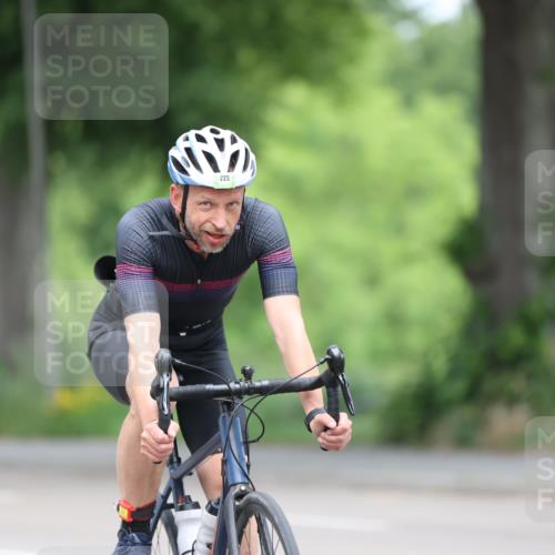 15.06.2025 - 7 Türme Triathlon Yannick Fuchs http://msf.ph/oto/7981853 15.06.2025 11:26:30 Radfahren 223, 281 meine-sportfotos.de