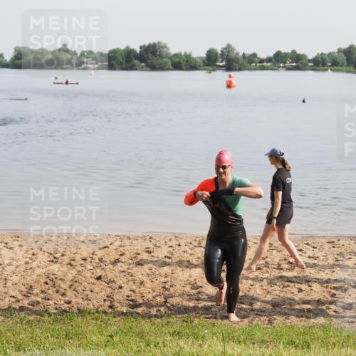 21.06.2025 - 27. Vierlanden-Triathlon MichiJ http://msf.ph/oto/7981881 15.06.2026 09:04:40 Schwimmen 247 meine-sportfotos.de