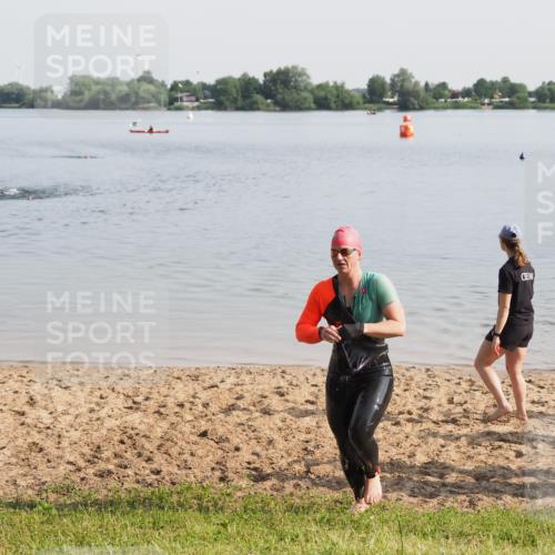 21.06.2025 - 27. Vierlanden-Triathlon MichiJ http://msf.ph/oto/7981899 15.06.2026 09:04:41 Schwimmen 247 meine-sportfotos.de