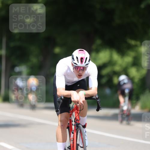 15.06.2025 - 7 Türme Triathlon Yannick Fuchs http://msf.ph/oto/7981937 15.06.2025 12:50:30 Radfahren 537, 541 meine-sportfotos.de