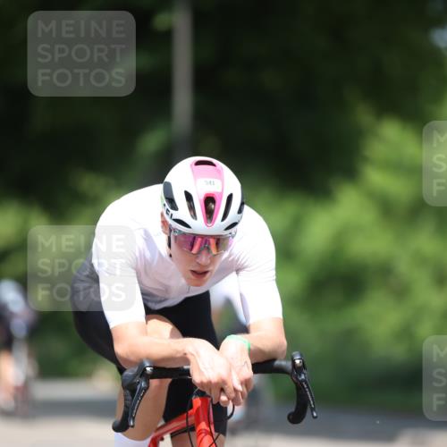 15.06.2025 - 7 Türme Triathlon Yannick Fuchs http://msf.ph/oto/7981955 15.06.2025 12:50:30 Radfahren 537, 541 meine-sportfotos.de