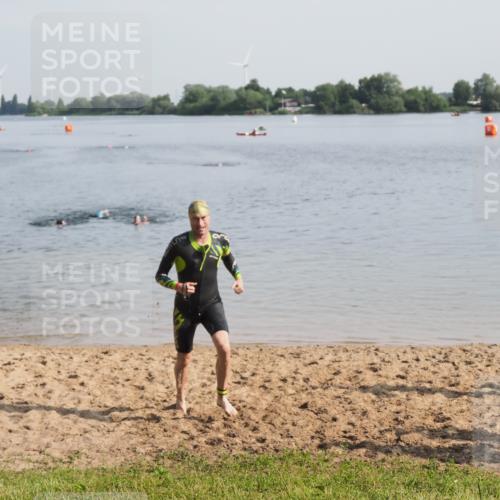 21.06.2025 - 27. Vierlanden-Triathlon MichiJ http://msf.ph/oto/7981998 15.06.2026 09:04:55 Schwimmen 238 meine-sportfotos.de