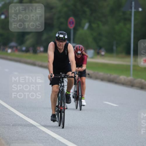 15.06.2025 - 27. Vierlanden-Triathlon H.Heesch http://msf.ph/oto/7982000 15.06.2025 10:50:40 Radfahren 133, 180, 188, 196, 373, 592 meine-sportfotos.de