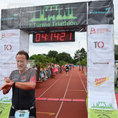 15.06.2025 - 7 Türme Triathlon Michael Strokosch http://msf.ph/oto/7982004 15.06.2025 14:14:20 Ziel 671 meine-sportfotos.de
