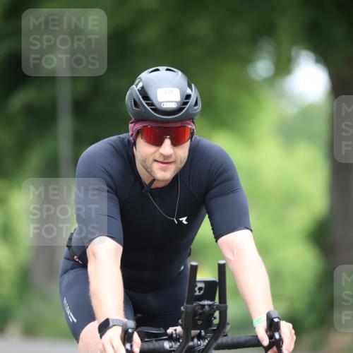 15.06.2025 - 7 Türme Triathlon Yannick Fuchs http://msf.ph/oto/7982005 15.06.2025 11:26:47 Radfahren 212, 326 meine-sportfotos.de