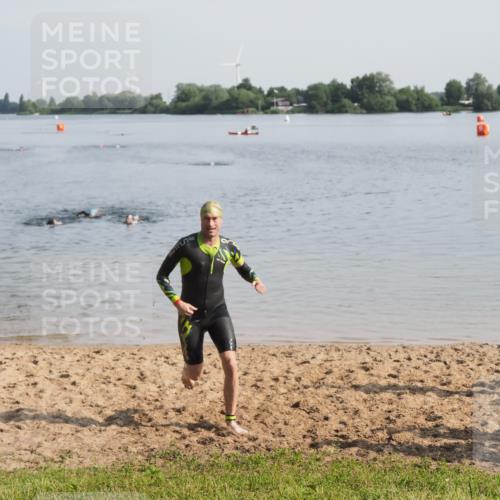 21.06.2025 - 27. Vierlanden-Triathlon MichiJ http://msf.ph/oto/7982011 15.06.2026 09:04:56 Schwimmen 238 meine-sportfotos.de