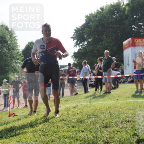 15.06.2025 - 27. Vierlanden-Triathlon KatJ http://msf.ph/oto/7982016 15.06.2025 08:48:01 Schwimmen 16, 34, 167, 193 meine-sportfotos.de