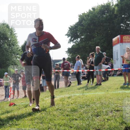 15.06.2025 - 27. Vierlanden-Triathlon KatJ http://msf.ph/oto/7982022 15.06.2025 08:48:01 Schwimmen 16, 34, 167, 193 meine-sportfotos.de