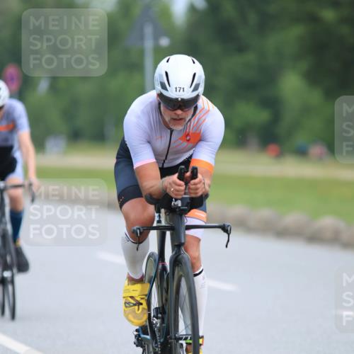 15.06.2025 - 27. Vierlanden-Triathlon H.Heesch http://msf.ph/oto/7982039 15.06.2025 10:51:01 Radfahren 120, 171, 403 meine-sportfotos.de