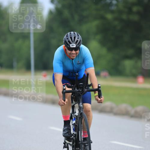 15.06.2025 - 27. Vierlanden-Triathlon H.Heesch http://msf.ph/oto/7982051 15.06.2025 10:51:10 Radfahren 161, 381 meine-sportfotos.de