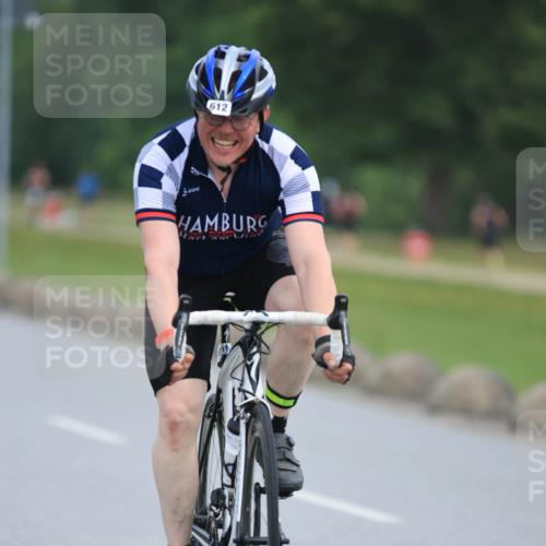 15.06.2025 - 27. Vierlanden-Triathlon H.Heesch http://msf.ph/oto/7982103 15.06.2025 10:51:31 Radfahren 612 meine-sportfotos.de