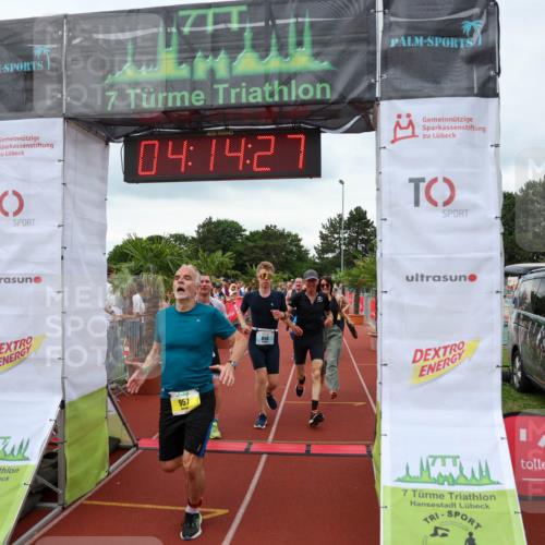 15.06.2025 - 7 Türme Triathlon Michael Strokosch http://msf.ph/oto/7982117 15.06.2025 14:14:27 Ziel 560, 656, 671, 758, 771, 813, 957 meine-sportfotos.de