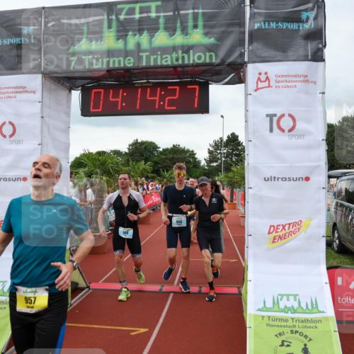 15.06.2025 - 7 Türme Triathlon Michael Strokosch http://msf.ph/oto/7982133 15.06.2025 14:14:27 Ziel 560, 656, 671, 758, 771, 813, 957 meine-sportfotos.de