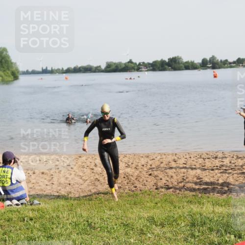 21.06.2025 - 27. Vierlanden-Triathlon MichiJ http://msf.ph/oto/7982144 15.06.2026 09:05:06 Schwimmen 205 meine-sportfotos.de
