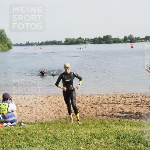 21.06.2025 - 27. Vierlanden-Triathlon MichiJ http://msf.ph/oto/7982156 15.06.2026 09:05:06 Schwimmen 205 meine-sportfotos.de