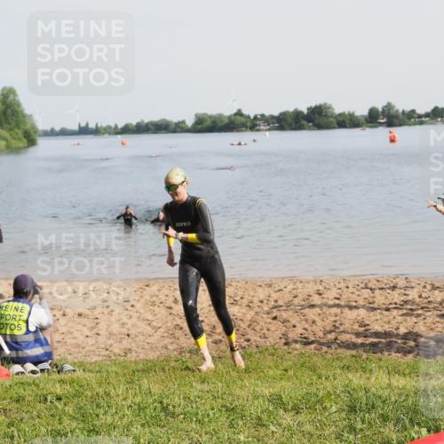 21.06.2025 - 27. Vierlanden-Triathlon MichiJ http://msf.ph/oto/7982186 15.06.2026 09:05:06 Schwimmen 205 meine-sportfotos.de