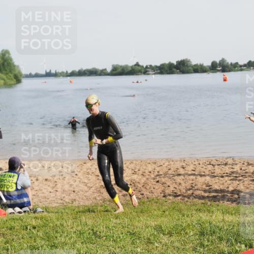 21.06.2025 - 27. Vierlanden-Triathlon MichiJ http://msf.ph/oto/7982198 15.06.2026 09:05:07 Schwimmen 205 meine-sportfotos.de