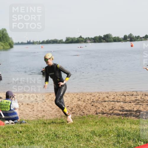 21.06.2025 - 27. Vierlanden-Triathlon MichiJ http://msf.ph/oto/7982207 15.06.2026 09:05:07 Schwimmen 205 meine-sportfotos.de