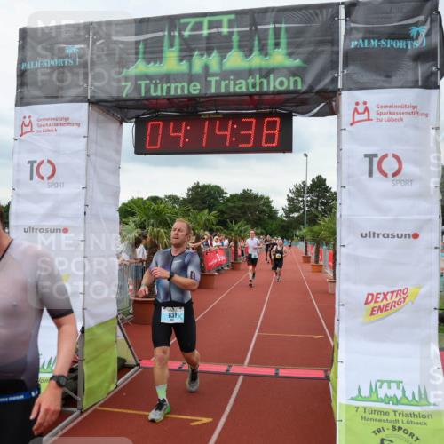 15.06.2025 - 7 Türme Triathlon Michael Strokosch http://msf.ph/oto/7982315 15.06.2025 14:14:38 Ziel 372, 387, 631, 669, 934, 1010 meine-sportfotos.de
