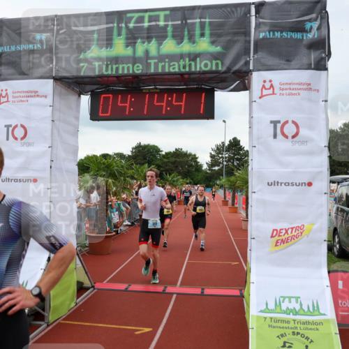 15.06.2025 - 7 Türme Triathlon Michael Strokosch http://msf.ph/oto/7982331 15.06.2025 14:14:40 Ziel 372, 387, 411, 631, 669, 934, 1010 meine-sportfotos.de