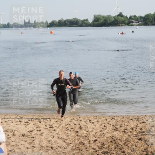 21.06.2025 - 27. Vierlanden-Triathlon MichiJ http://msf.ph/oto/7982352 15.06.2026 09:05:14 Schwimmen 209, 221, 222 meine-sportfotos.de