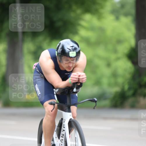 15.06.2025 - 7 Türme Triathlon Yannick Fuchs http://msf.ph/oto/7982496 15.06.2025 11:30:24 Radfahren  meine-sportfotos.de