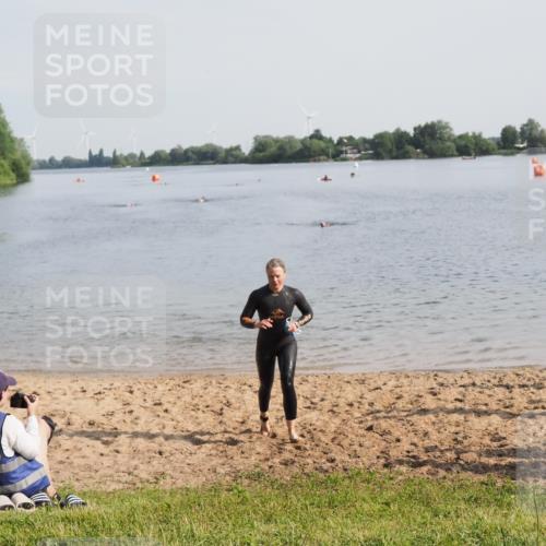 21.06.2025 - 27. Vierlanden-Triathlon MichiJ http://msf.ph/oto/7982541 15.06.2026 09:05:21 Schwimmen 209, 221, 222 meine-sportfotos.de