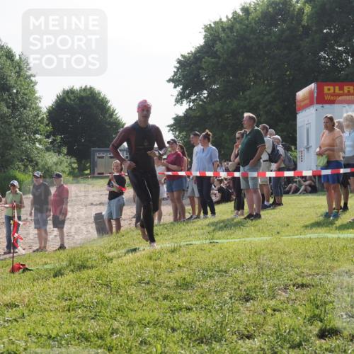 15.06.2025 - 27. Vierlanden-Triathlon KatJ http://msf.ph/oto/7982558 15.06.2025 08:48:57 Schwimmen 19, 115, 144 meine-sportfotos.de