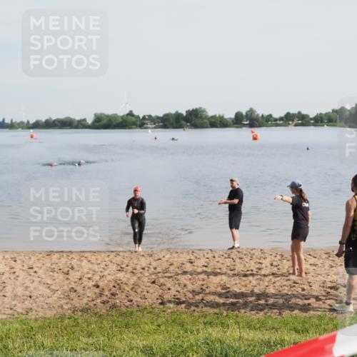 21.06.2025 - 27. Vierlanden-Triathlon MichiJ http://msf.ph/oto/7982626 15.06.2026 09:06:07 Schwimmen 216 meine-sportfotos.de