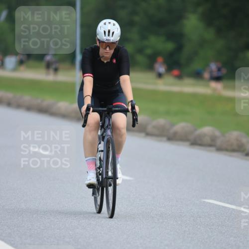 15.06.2025 - 27. Vierlanden-Triathlon H.Heesch http://msf.ph/oto/7982629 15.06.2025 10:53:34 Radfahren 70, 113, 181, 201, 290 meine-sportfotos.de