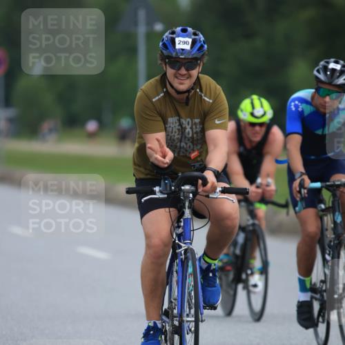 15.06.2025 - 27. Vierlanden-Triathlon H.Heesch http://msf.ph/oto/7982648 15.06.2025 10:53:37 Radfahren 70, 113, 181, 201, 290 meine-sportfotos.de