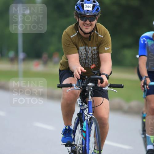 15.06.2025 - 27. Vierlanden-Triathlon H.Heesch http://msf.ph/oto/7982652 15.06.2025 10:53:37 Radfahren 70, 113, 181, 201, 290 meine-sportfotos.de