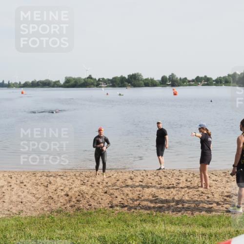 21.06.2025 - 27. Vierlanden-Triathlon MichiJ http://msf.ph/oto/7982715 15.06.2026 09:06:08 Schwimmen 216 meine-sportfotos.de