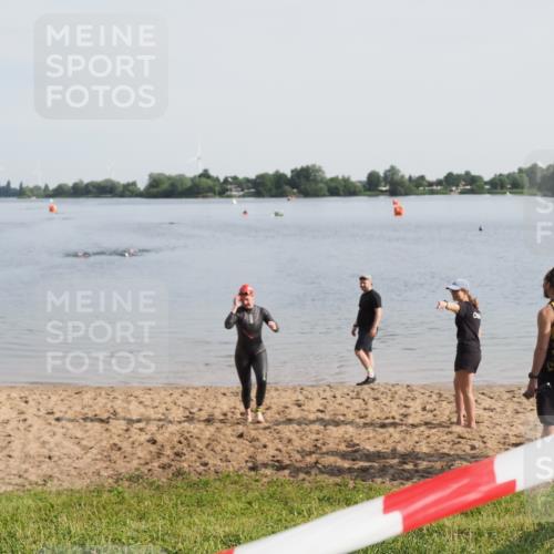 21.06.2025 - 27. Vierlanden-Triathlon MichiJ http://msf.ph/oto/7982757 15.06.2026 09:06:10 Schwimmen 216 meine-sportfotos.de